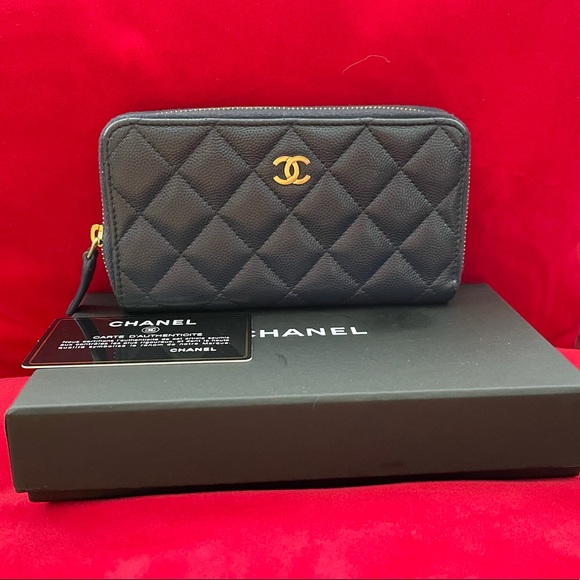 CHANEL Handbags - Chanel caviar zippy wallet
